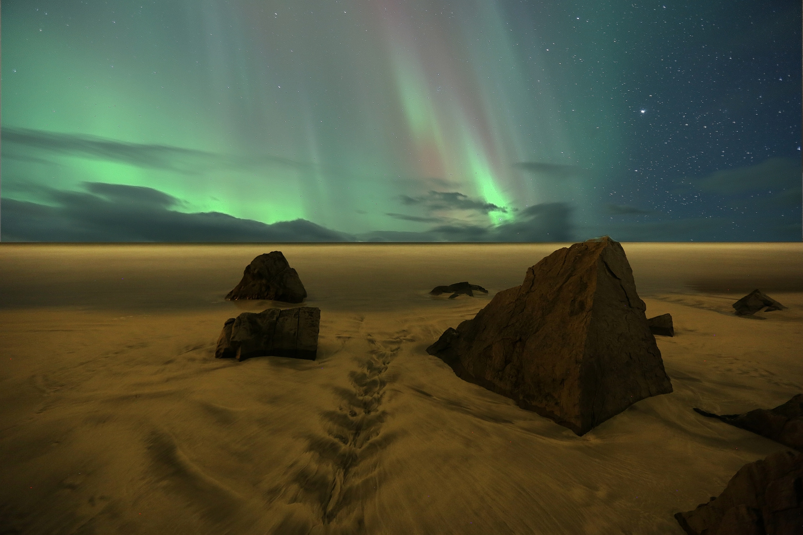 PyramidenStrand Lofoten