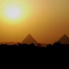 Pyramides au soleil couchant