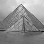 Pyramides du Louvre (Paris)