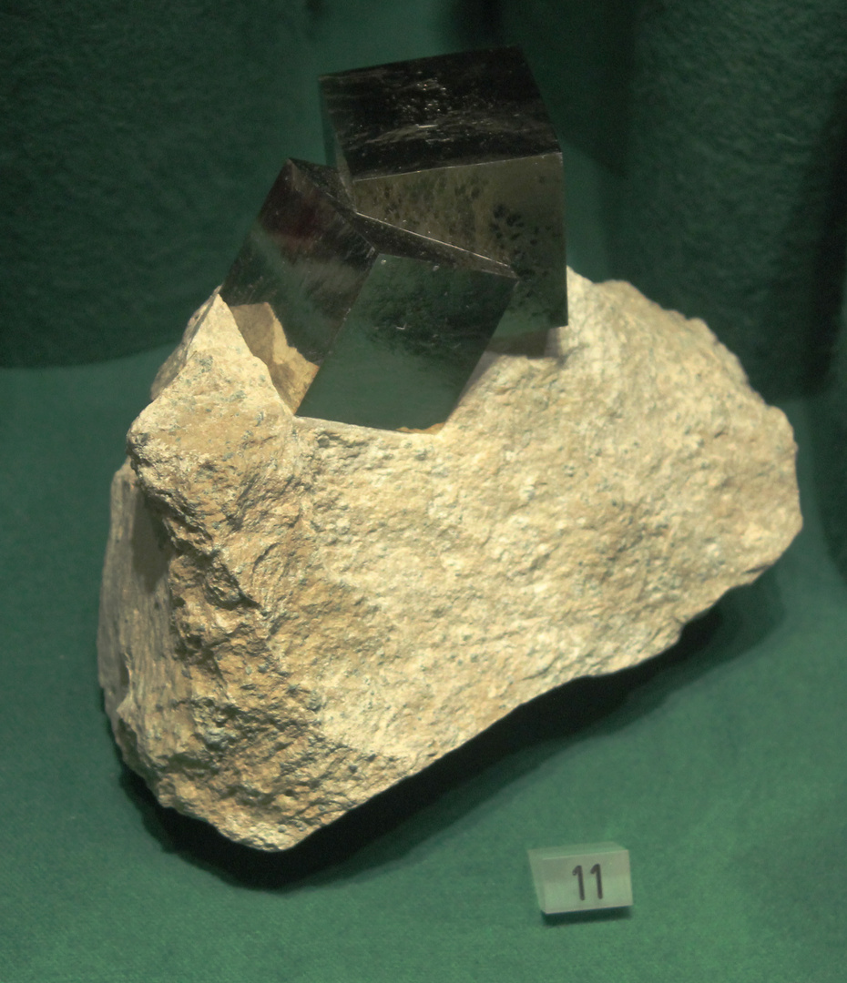 Pyrite @ Mineralogisches Museum Hamburg