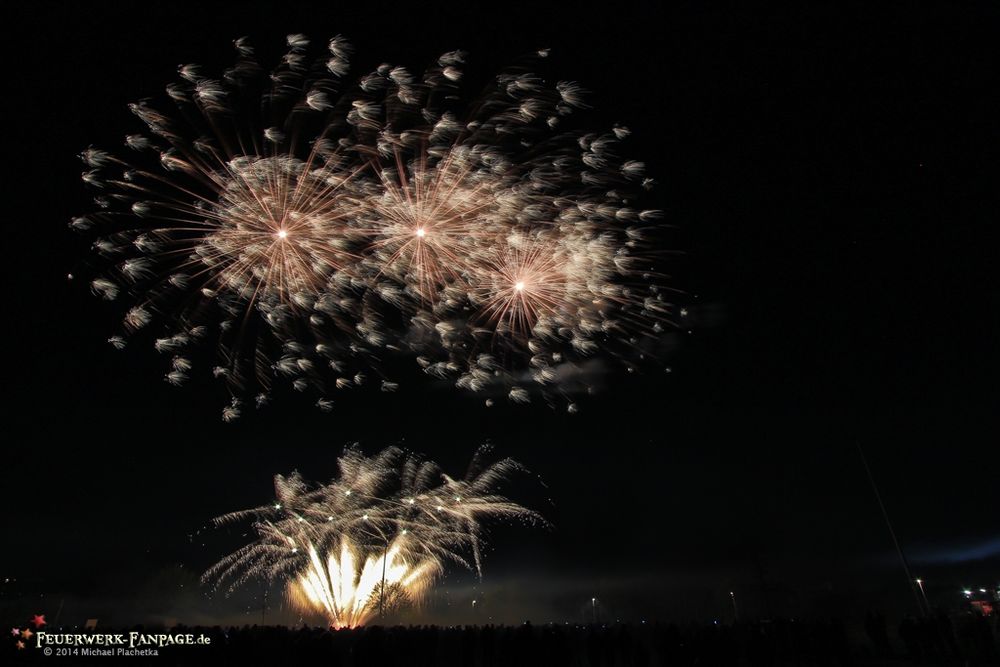 Pyroforum 14 Witten 2 Foto Bild Kunstfotografie Kultur Feuerwerk Silvester Bilder Auf Fotocommunity