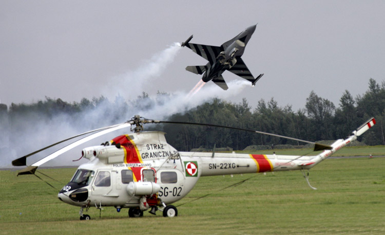 PZL Kania vs. F 16