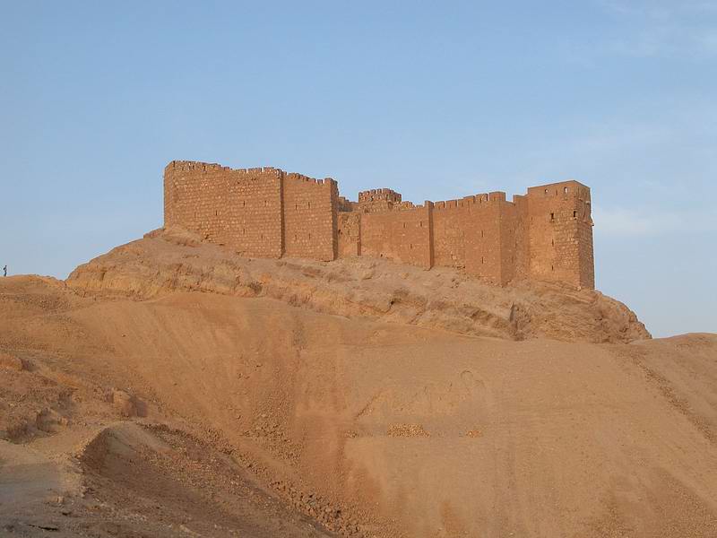 Qalaat ibn-Maan Burg in Palmyra