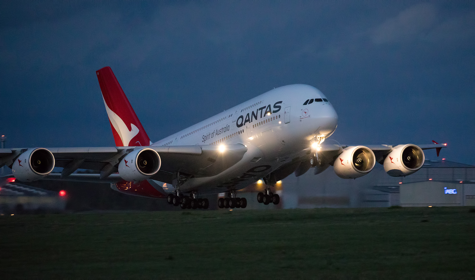 Qantas Airbus A380-842