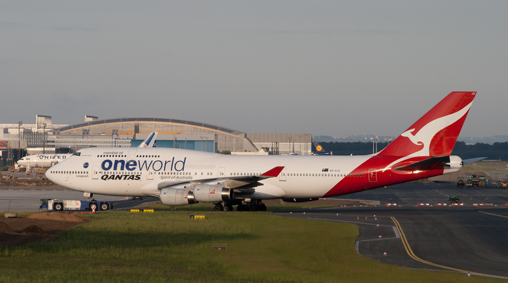 Qantas Boeing 747-438