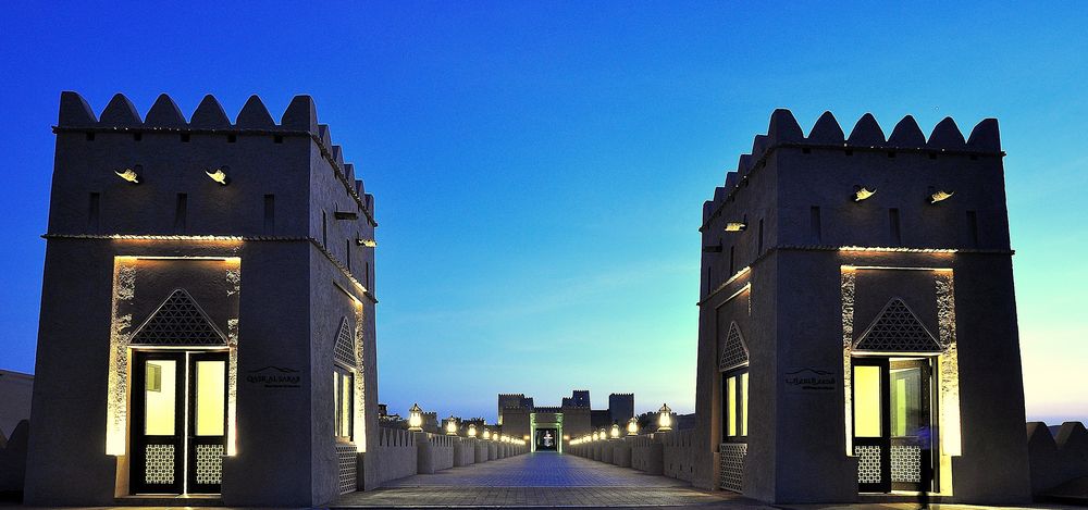 Qasr Al Sarab - Resort bridge - entrance