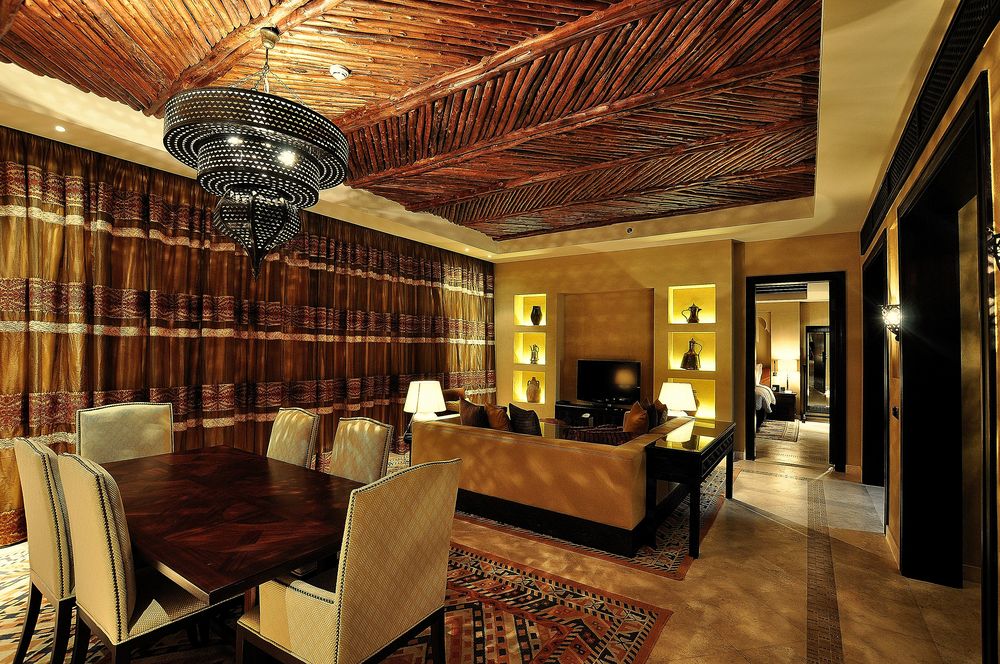 Qasr al Sarab Villa - living room