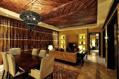 Qasr al Sarab Villa - living room