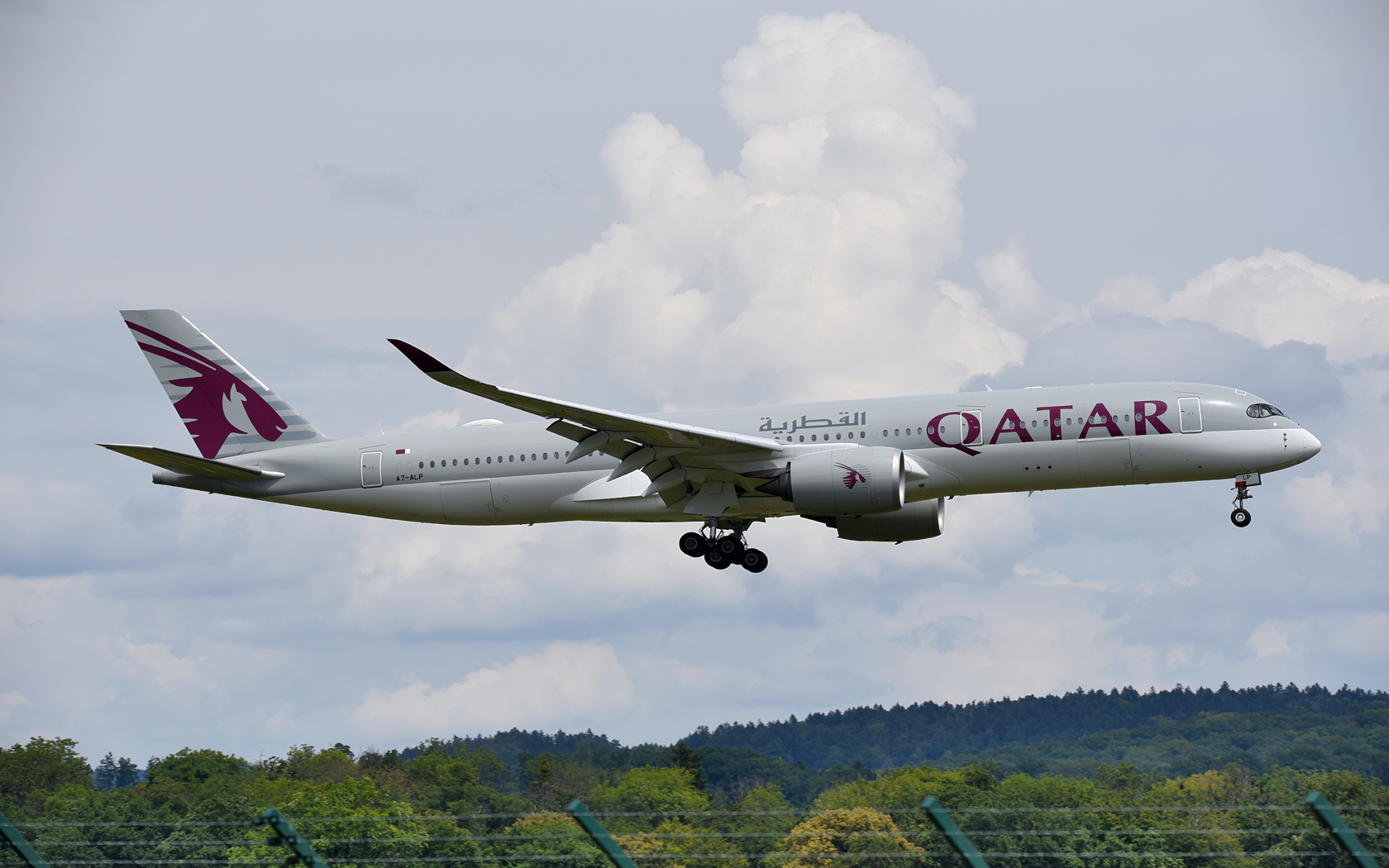 Qatar Airways Airbus A350-900 A7-ALP 