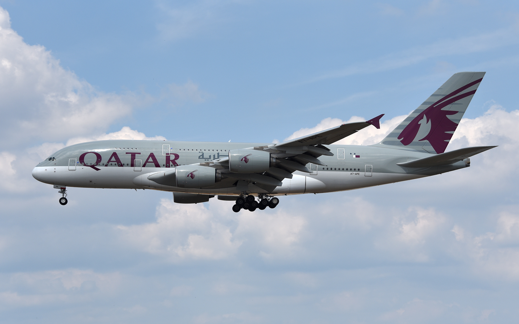 Qatar Airways Airbus A380 A7-APE 