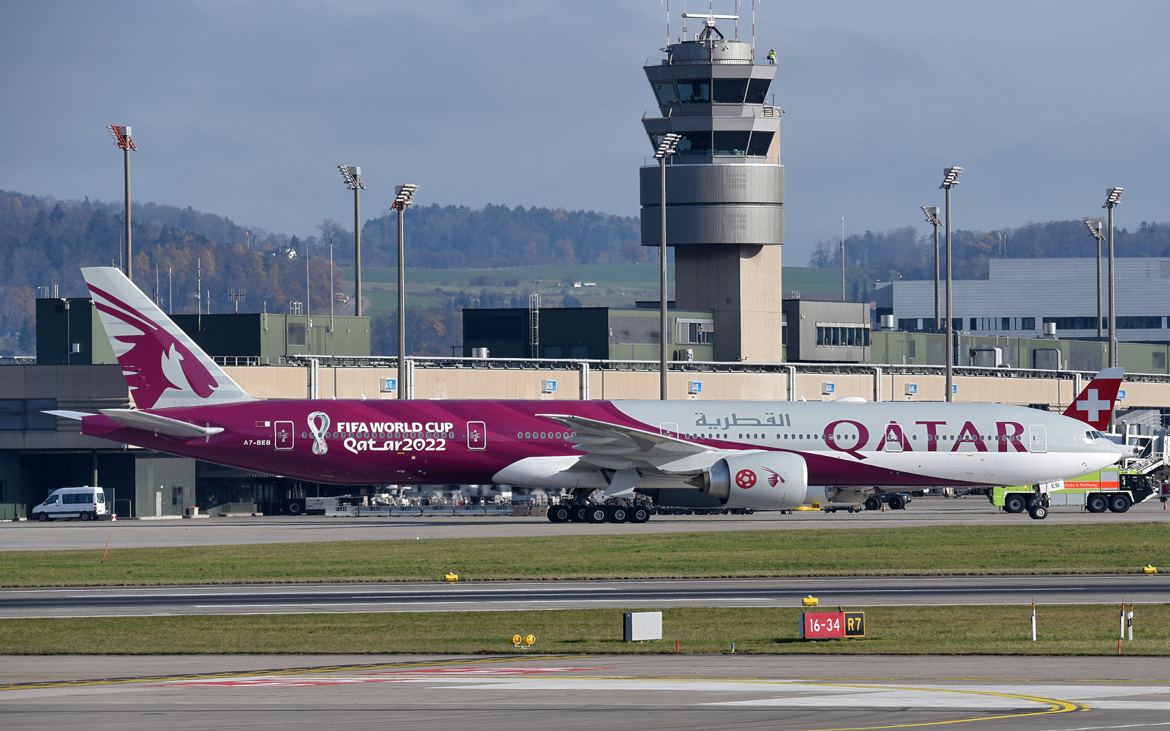 Qatar Airways Boeing 777-300ER A7-BEB