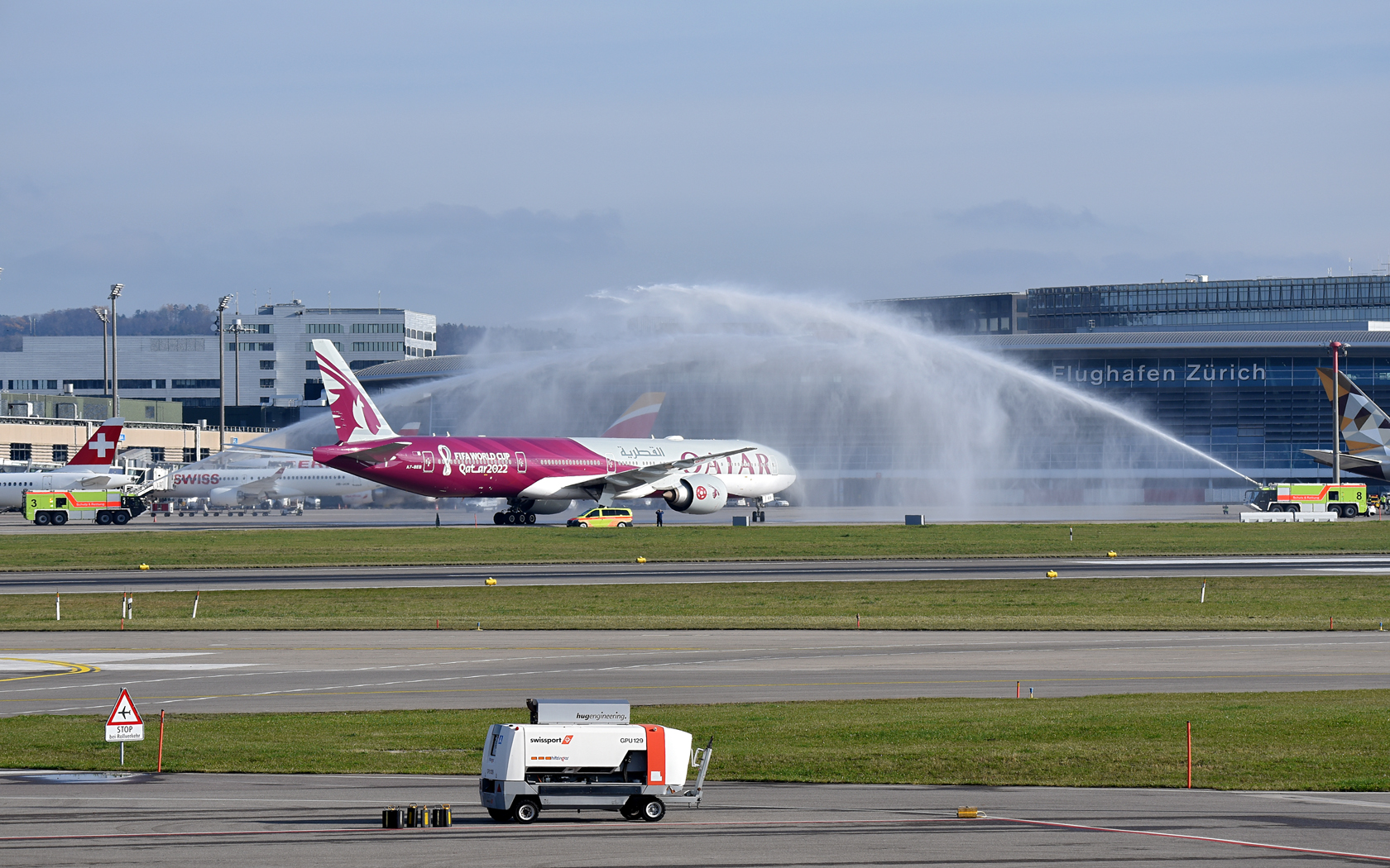 Qatar Airways Boeing 777-300ER A7-BEB 