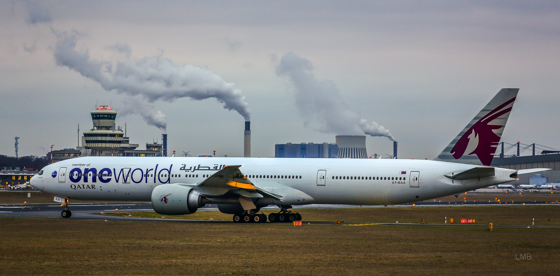 Qatar Triple Seven in Tegel