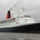 QE2 in Hamburg 05.2005