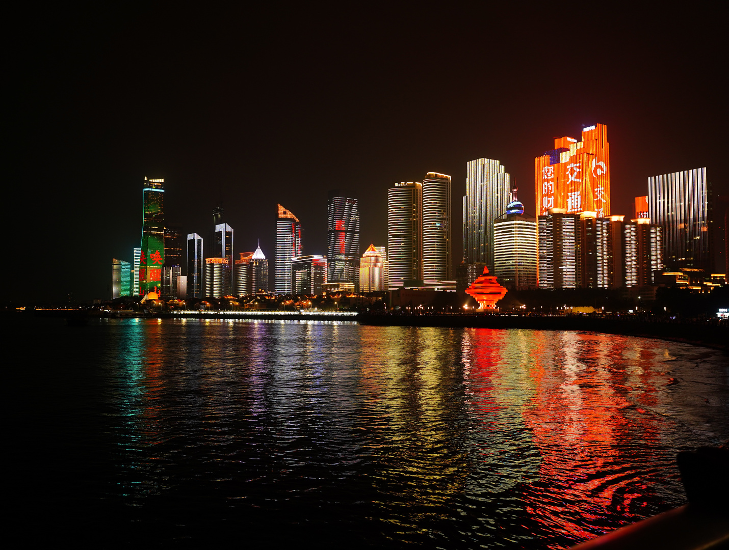 Qingdao bei Nacht