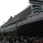 QM 2   Nein nein, kein Hochhaus. Das ist ein Schiff !!!