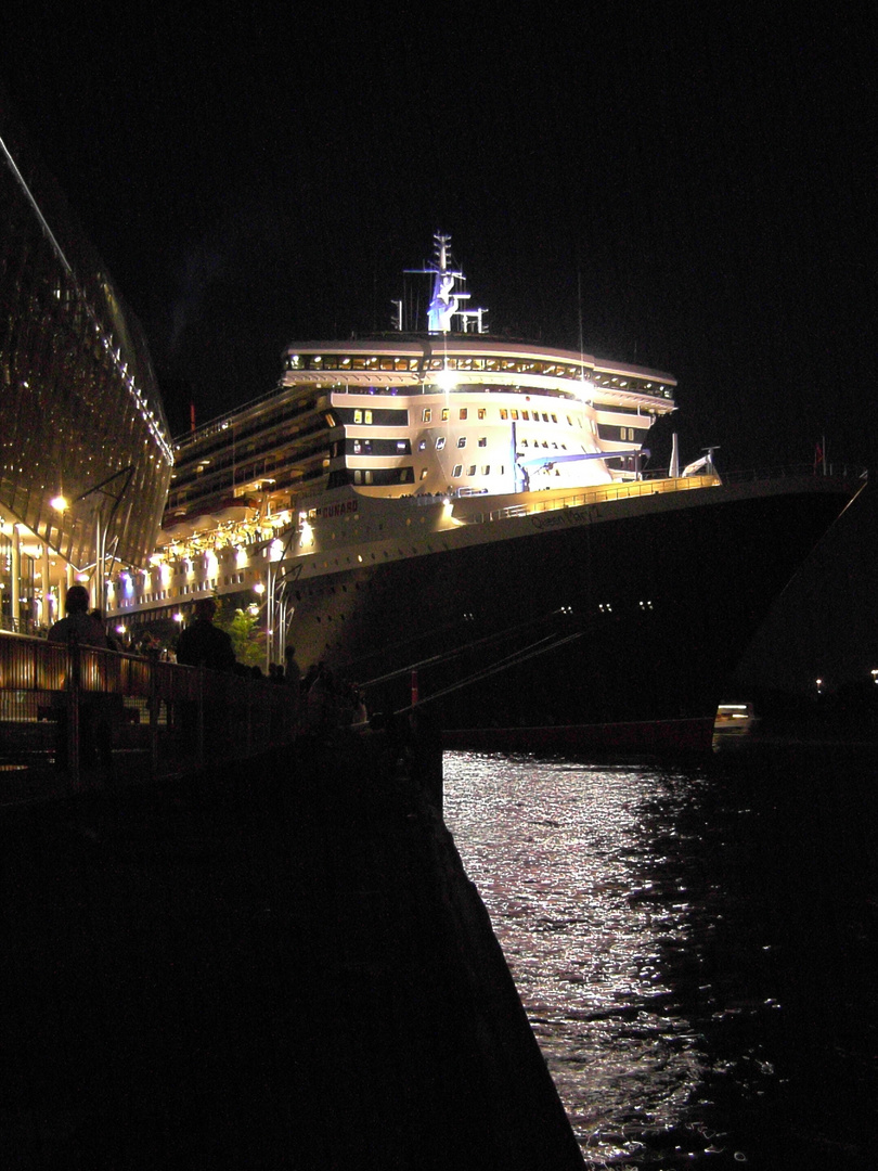 QM 2 on a visit