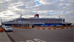 ... QM2 088 ...