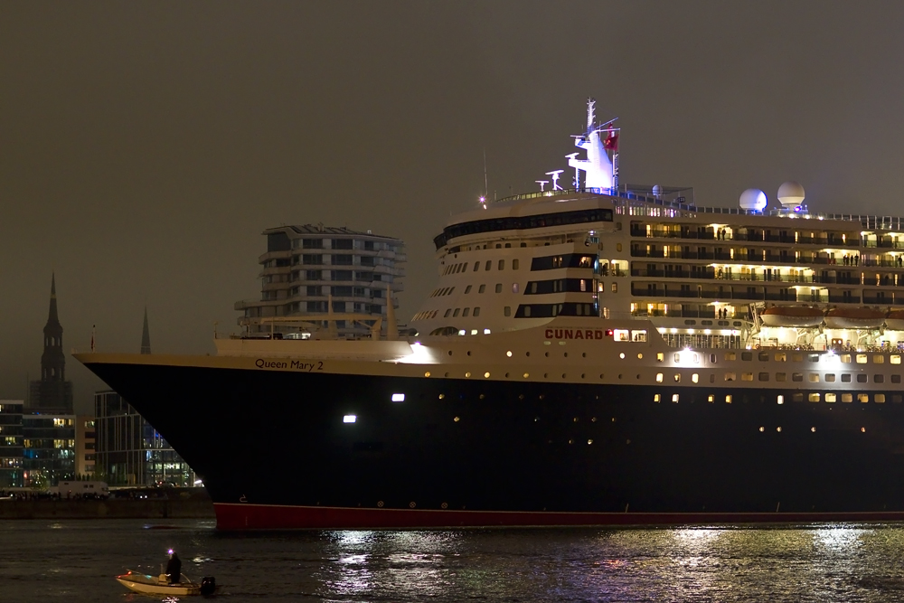 QM2 Andockmanöver