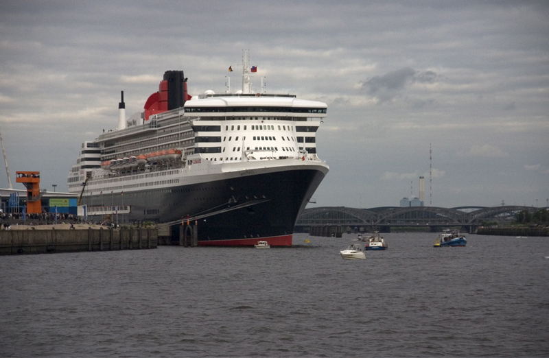 QM2-Ansichten vom Wasser aus 3