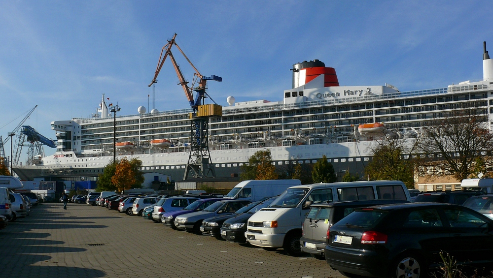 QM2 auf dem Parkplatz