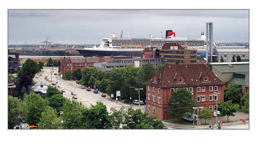 QM2 - Day in Hamburg (1)