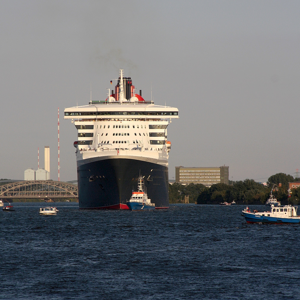 QM2 frontal