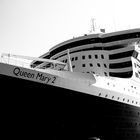 QM2 Hamburg 07.08.2009