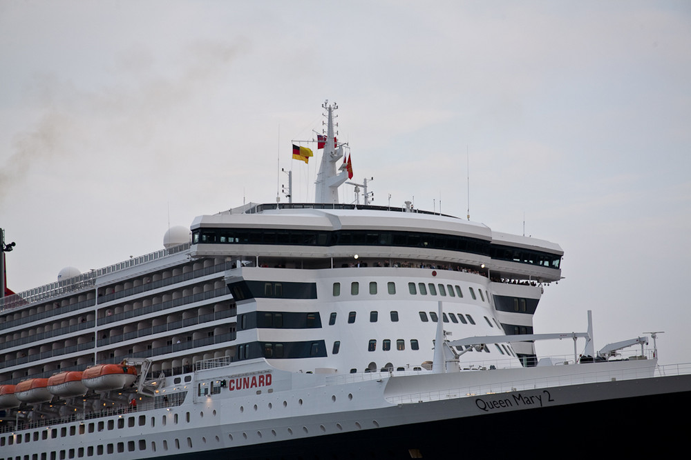 QM2 Kommandobrücke