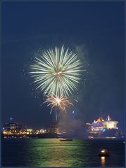 QM2, Plue Port & Fireworks II