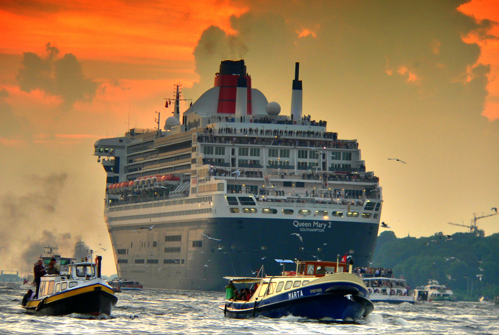 QM2_Abschied Hamburg