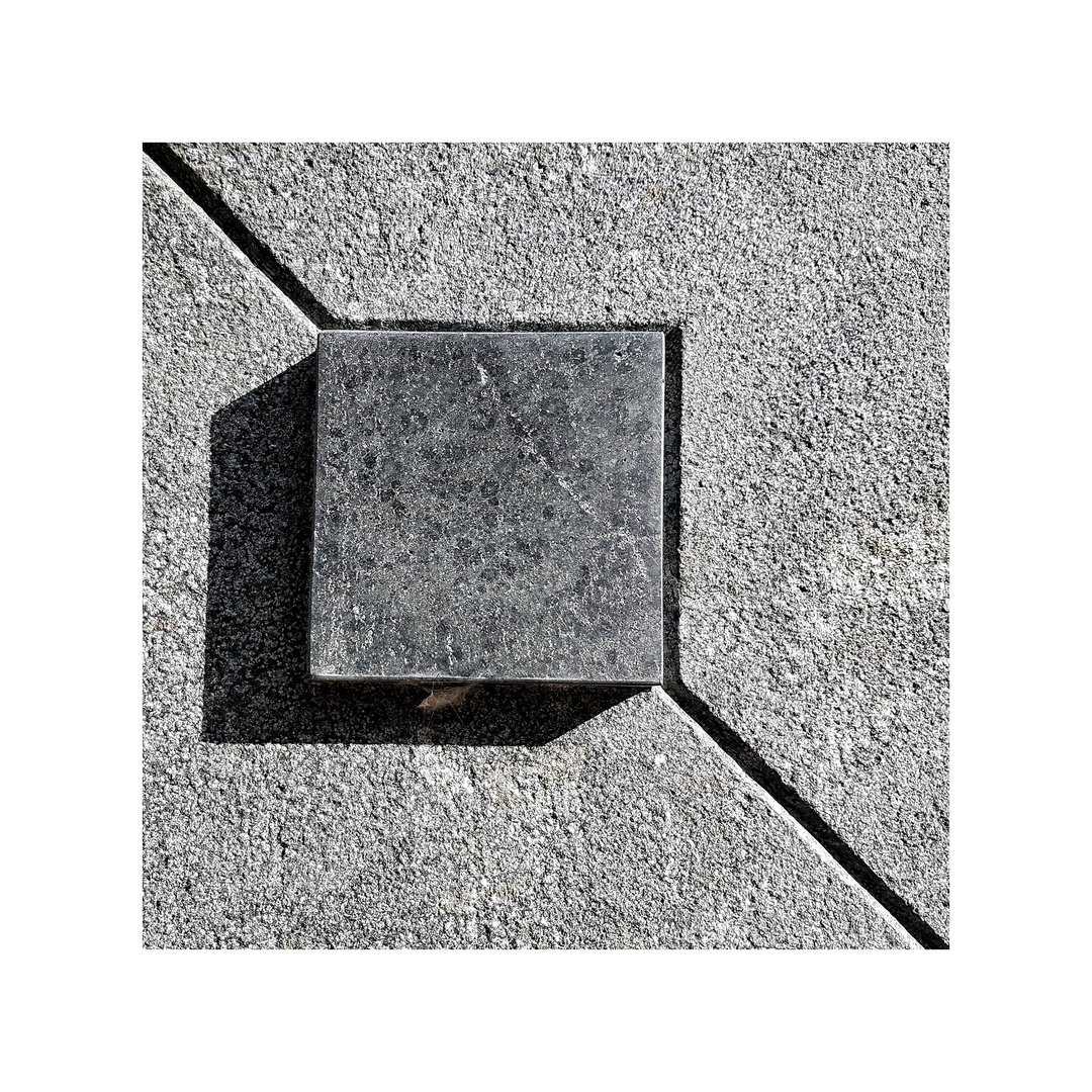 Quadratische Sachen Mit Diagonalen Foto Bild Spezial Friedhof Formen Bilder Auf Fotocommunity