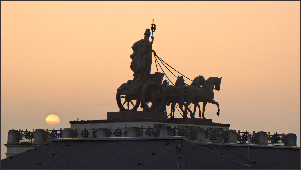 Quadriga im Sonnenuntergang