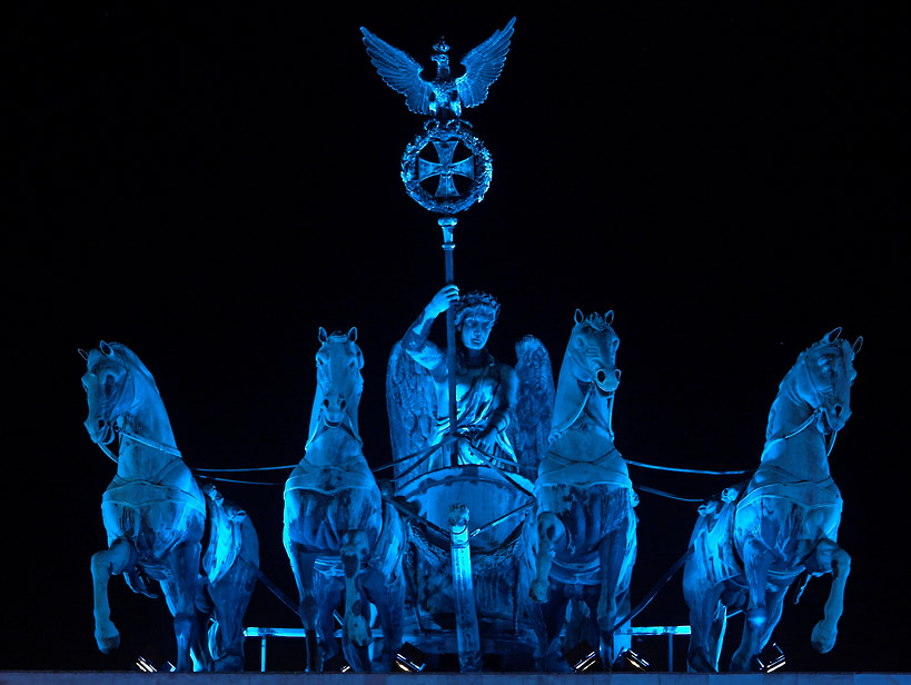 Quadriga in Blau