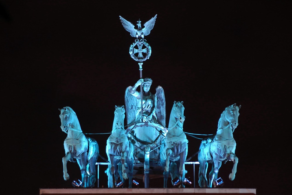 Quadriga in blue