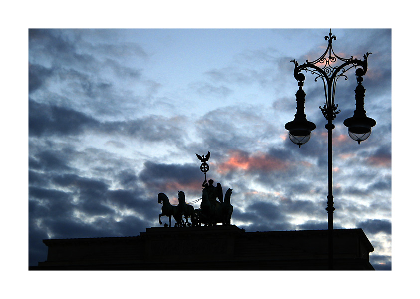 Quadriga zur blauen Stunde