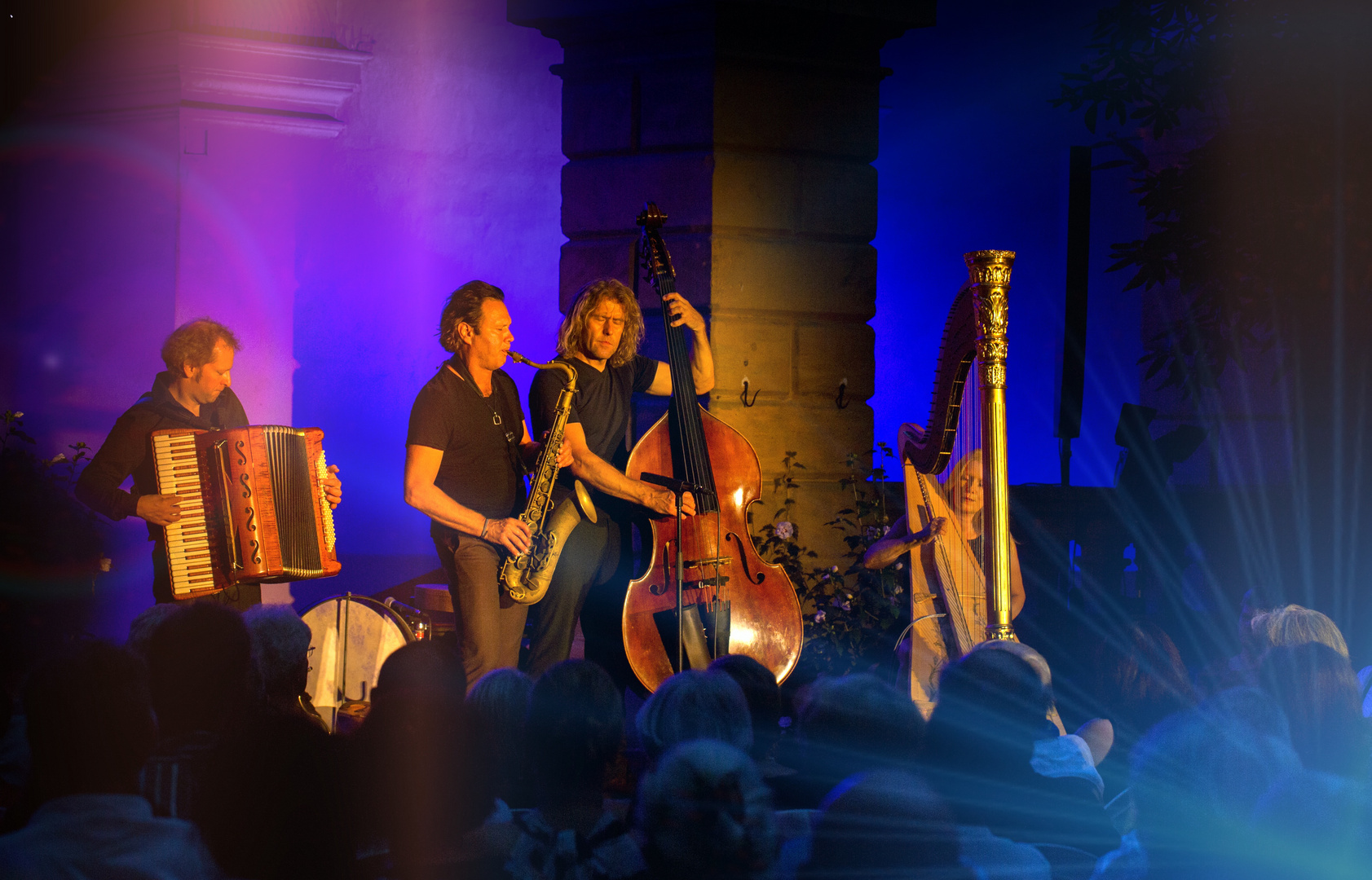 Quadro Nuevo - Weltmusik im Innenhof von Schloss Seehof