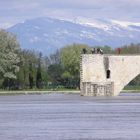 Quand le Pont St Benezeth s'abrite sous le mont Ventoux