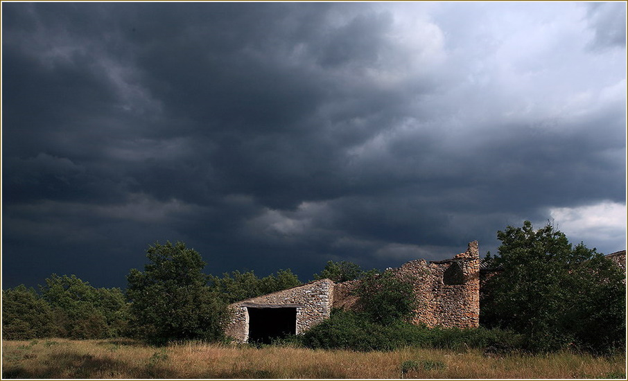 Quand l'orage menace