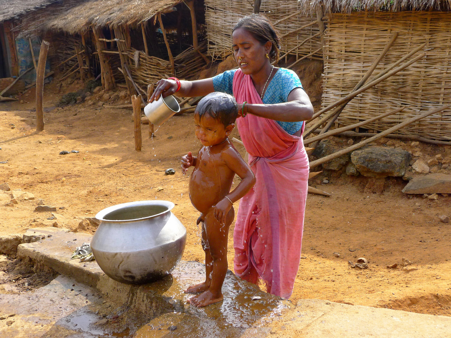 QUANDO L'ACQUA SCARSEGGIA....... (India- Orissa)