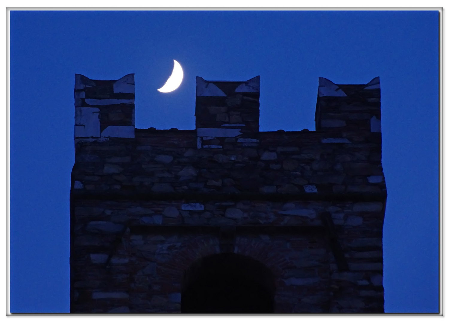 quante lune avrà viste questa torre???