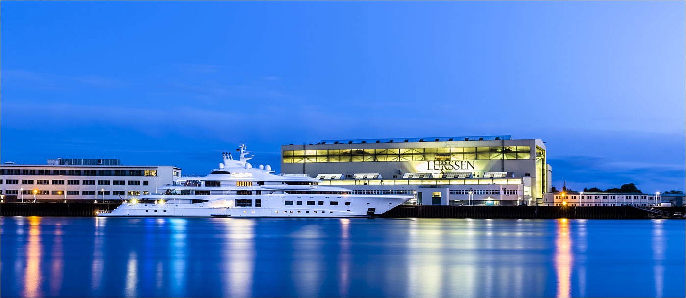 Quantum Blue - Megayacht