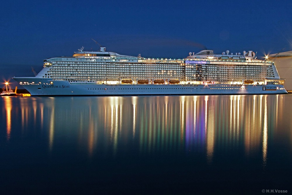 Quantum of the Seas zur blauen Stunde