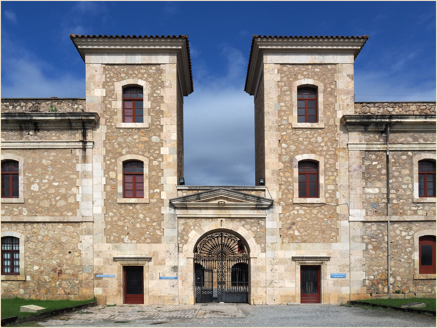 Quartier des officiers  --  Château Sant Ferran, Figueras