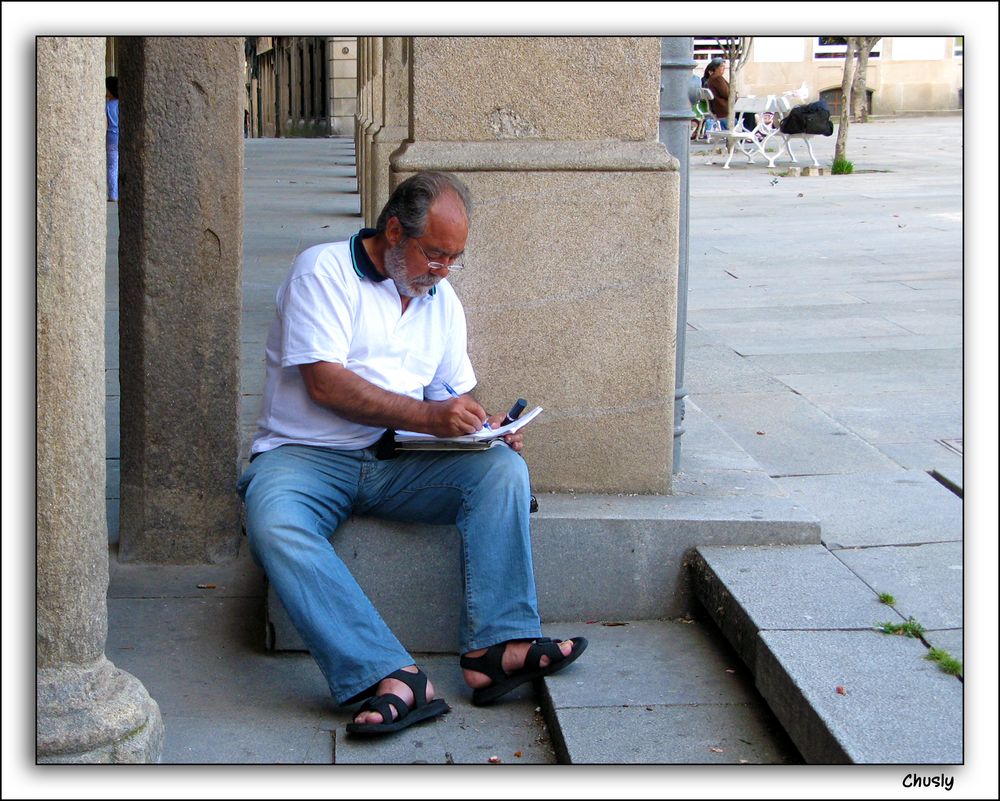 ¿Qué estará escribiendo?