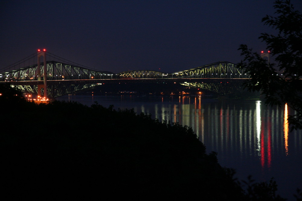 Quebec bridges at night