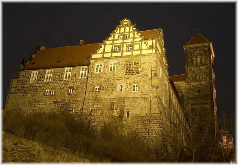 Quedlinburg Castle at 23 hours 43 minutes and 27 seconds