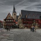 Quedlinburg - Centrum " Marktplatz mit Blick zum Rathaus "