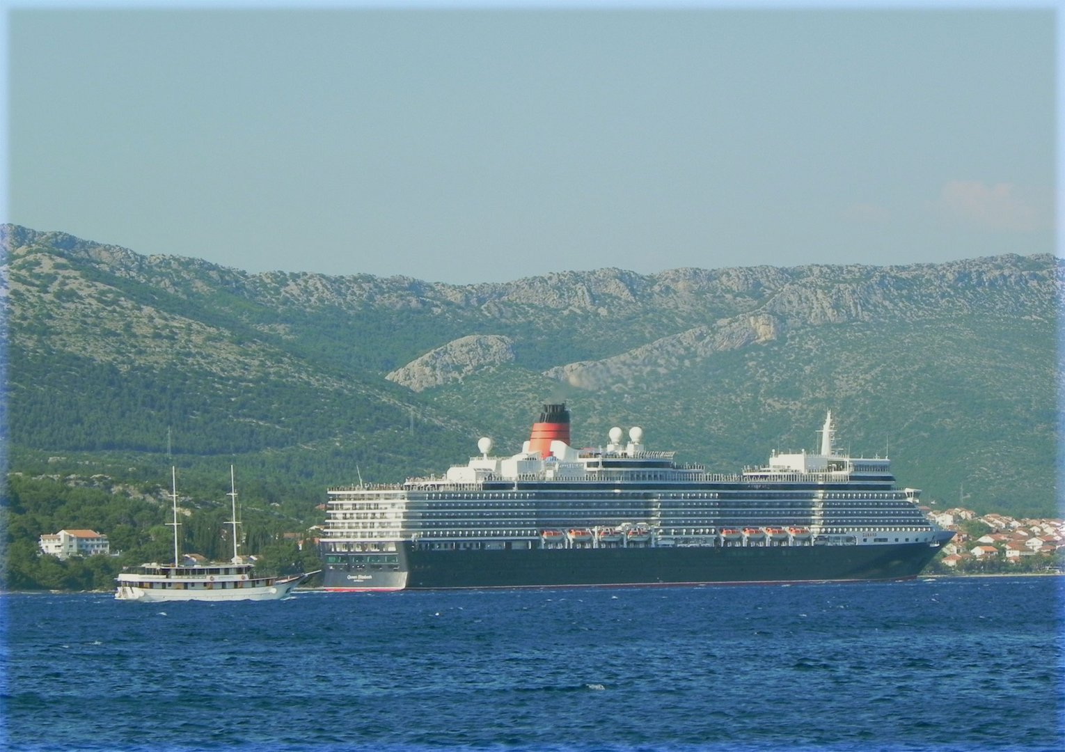 Queen Elisabeth verläßt Korcula