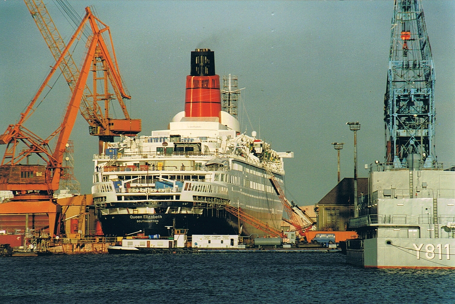 Queen Elizabeth 1999